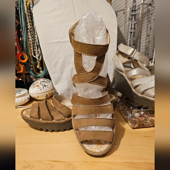 Fly London wedge sandals size 38 - Picture 9 of 10